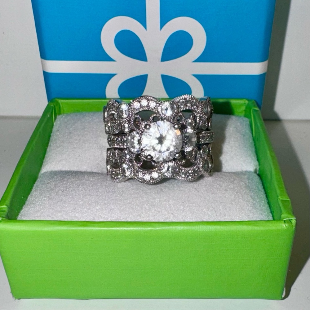 Women’s size 7 engagement ring and wedding ring